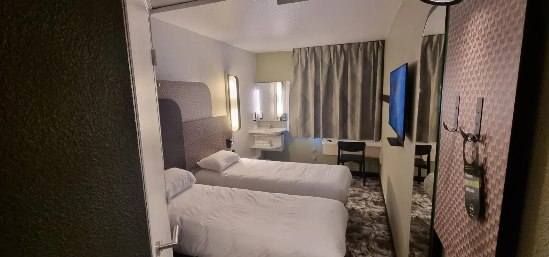 B&B Hotel Cannes Mouans Sartoux 2*, Mouans-Sartoux